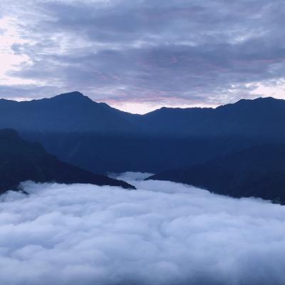 武界日出雲海美景