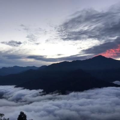 武界日出雲海美景